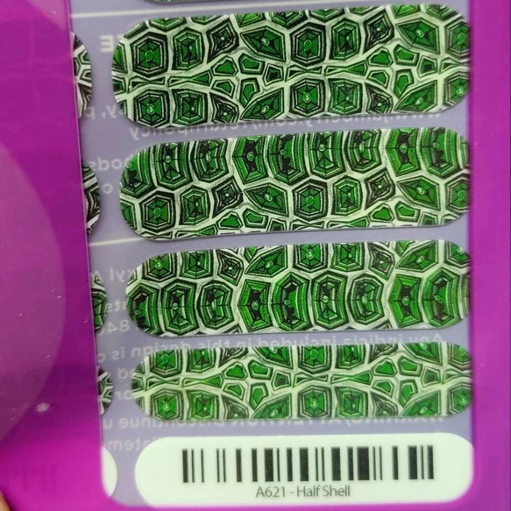 Half shell retired Jamberry